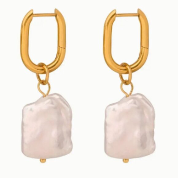 Gold Plated Square Oval Hoops -Genuine Pearl drop - NEW - Picture 1 of 2